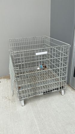 Metal moving container