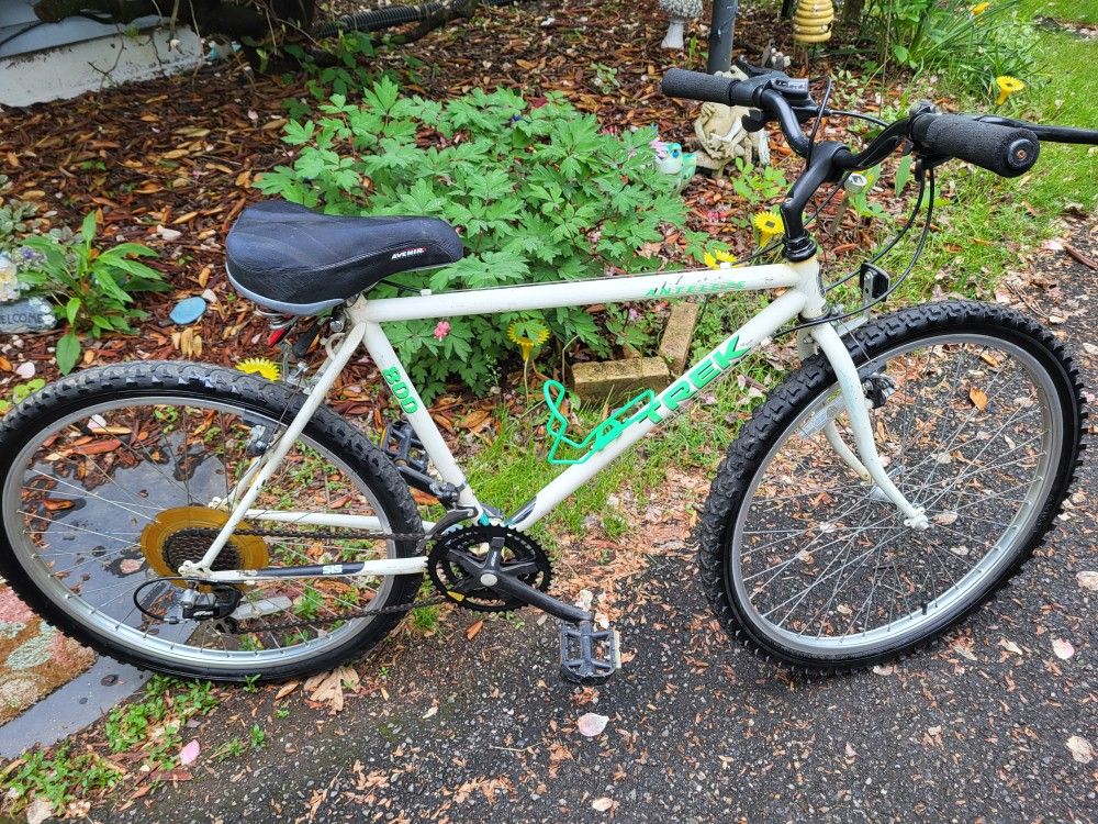 Mens TREK 800
