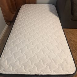2 XL Twin Electric Reclining Bed Bases With Control And 1 Mattress 