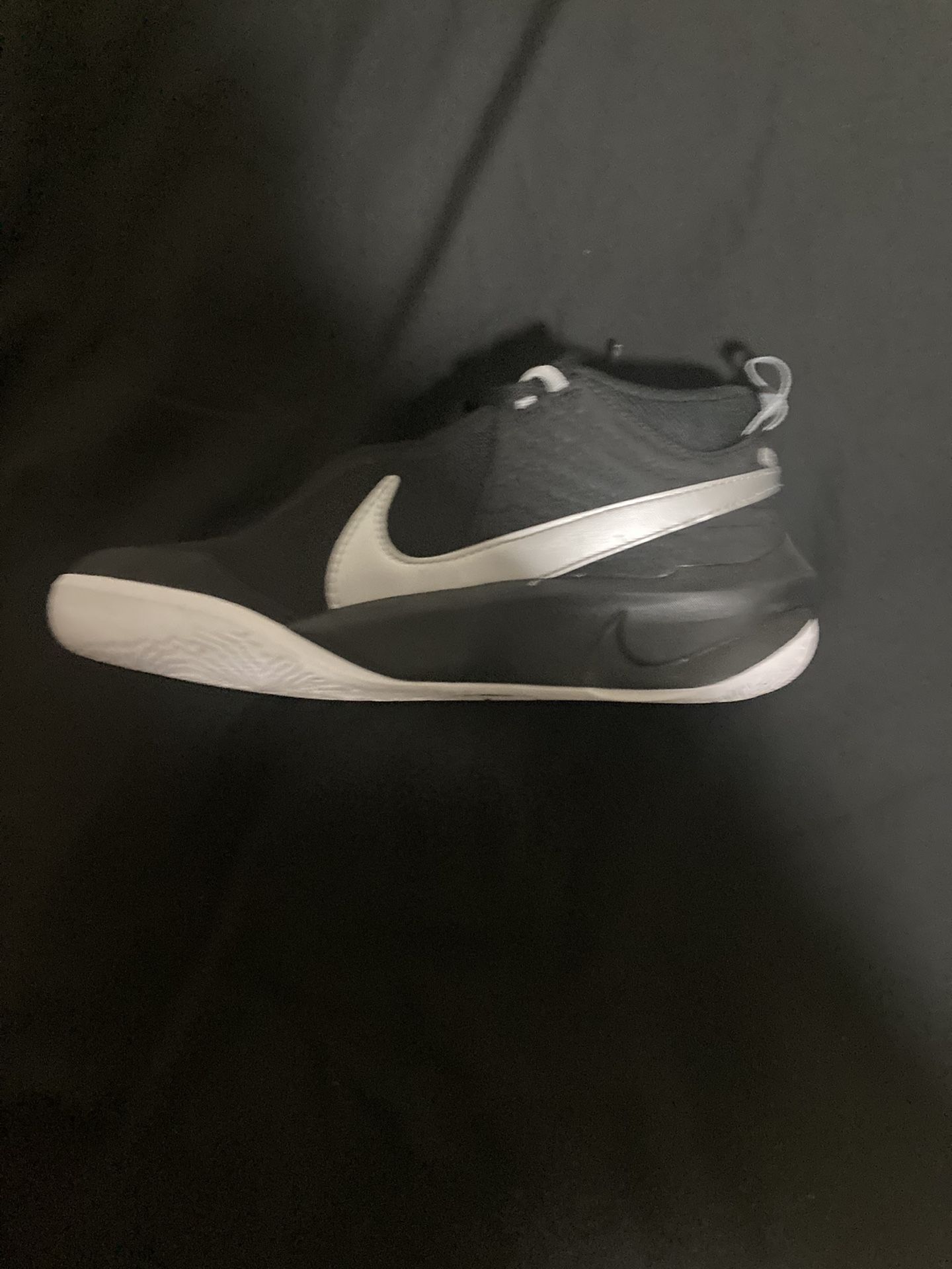Nike Team Hustle D 10