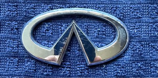Infiniti Car symbol