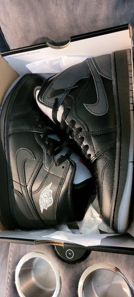 Air Jordan 1 MID SE