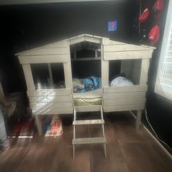 Treehouse Bed Unisex 