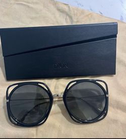 Dior Black sunglass