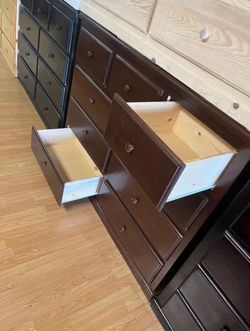 Nine drawers dresser