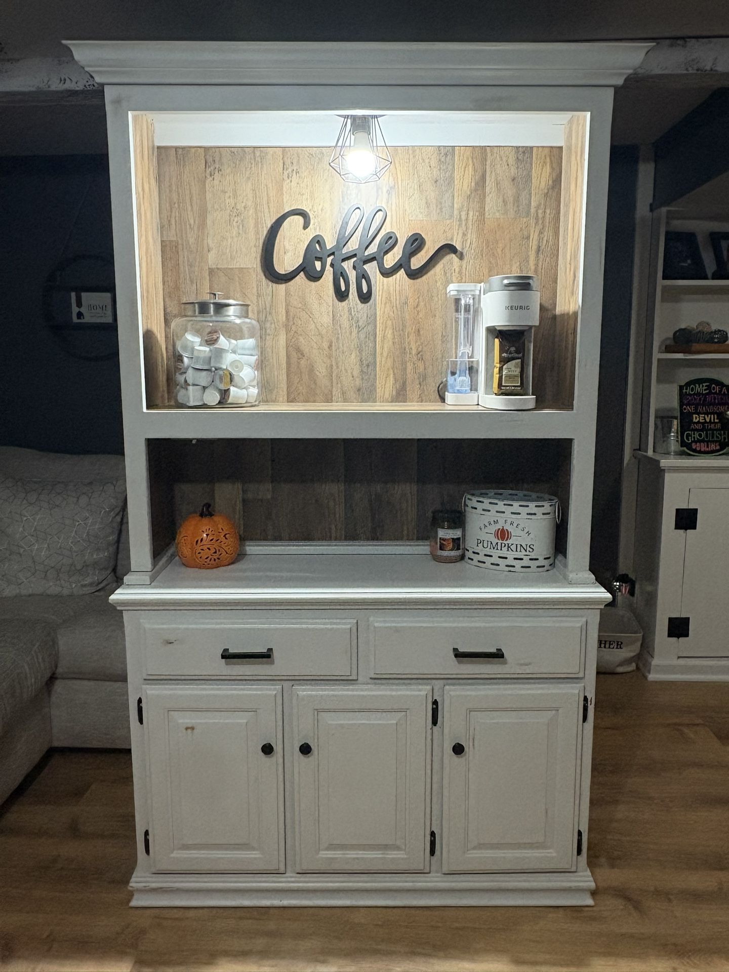 Coffee Bar/Liquor Bar