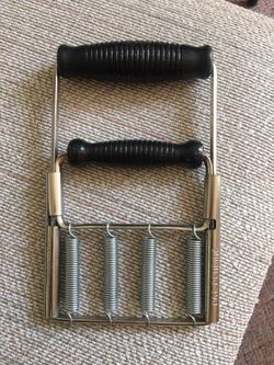 VINTAGE HAND EXERCISER