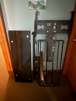 Swivel tv stand
