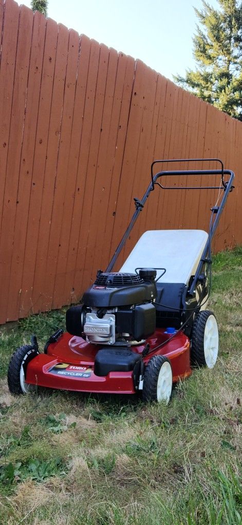 Toro/Honda Recycler Self Propelled Lawn Mower!