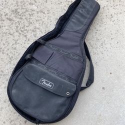 FENDER  Padded dreadnought acoustic guitar case