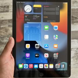 iPad 6th Generation W/ Charger 