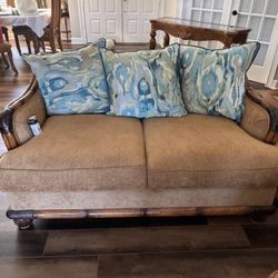 Loveseat/Chair/Sofa Table/End Table