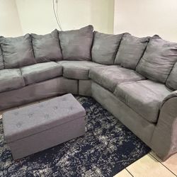 Sectional Couches 