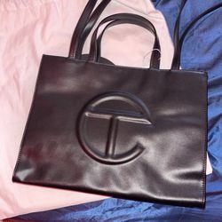 Medium Double Flap Crossbody Bag Chanel Black With Box & Dust Bag for Sale  in Houston, TX - OfferUp