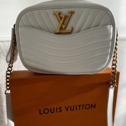 Louis Vuitton - New Wave Camera Bag 