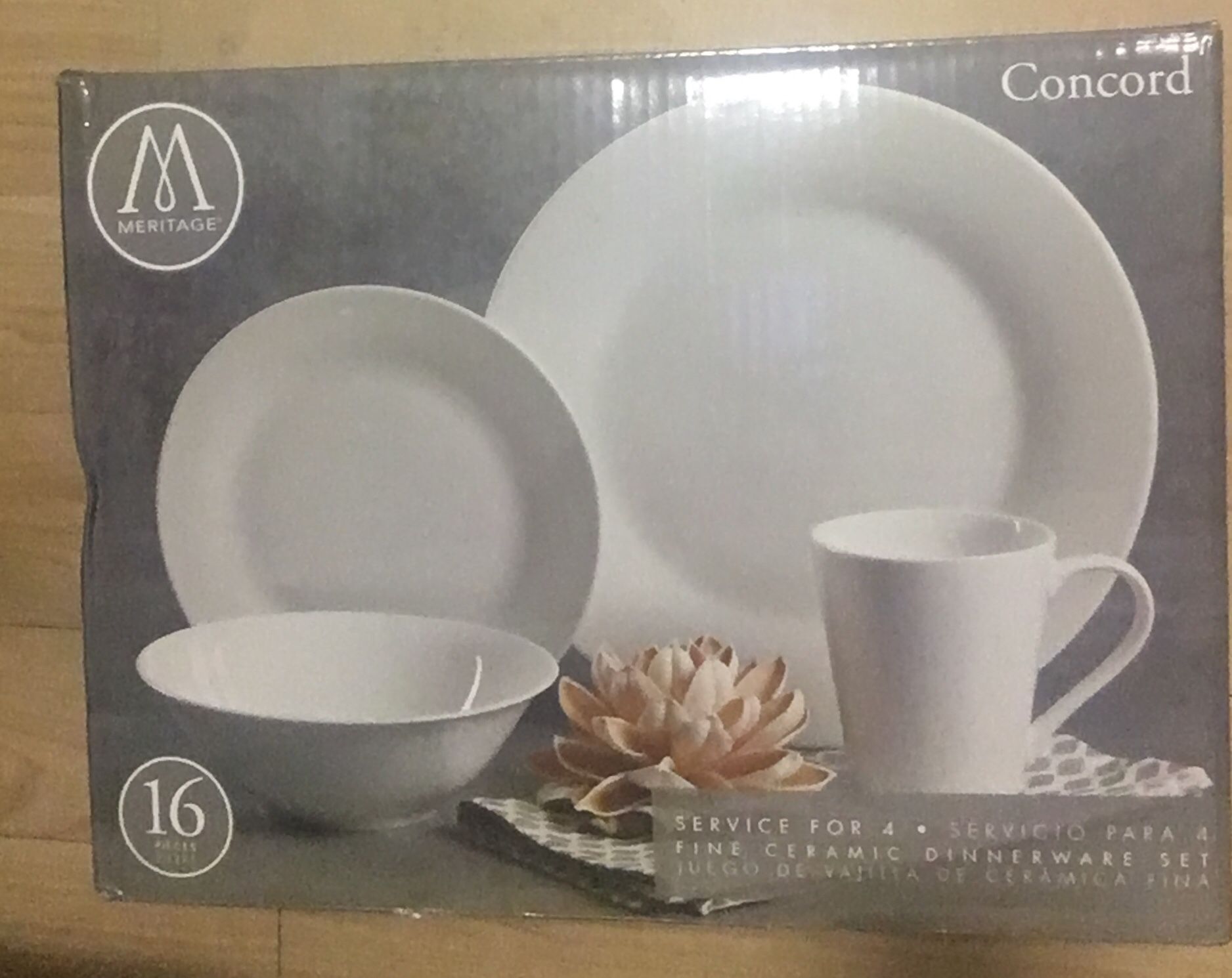 Meritage concord dinnerware set