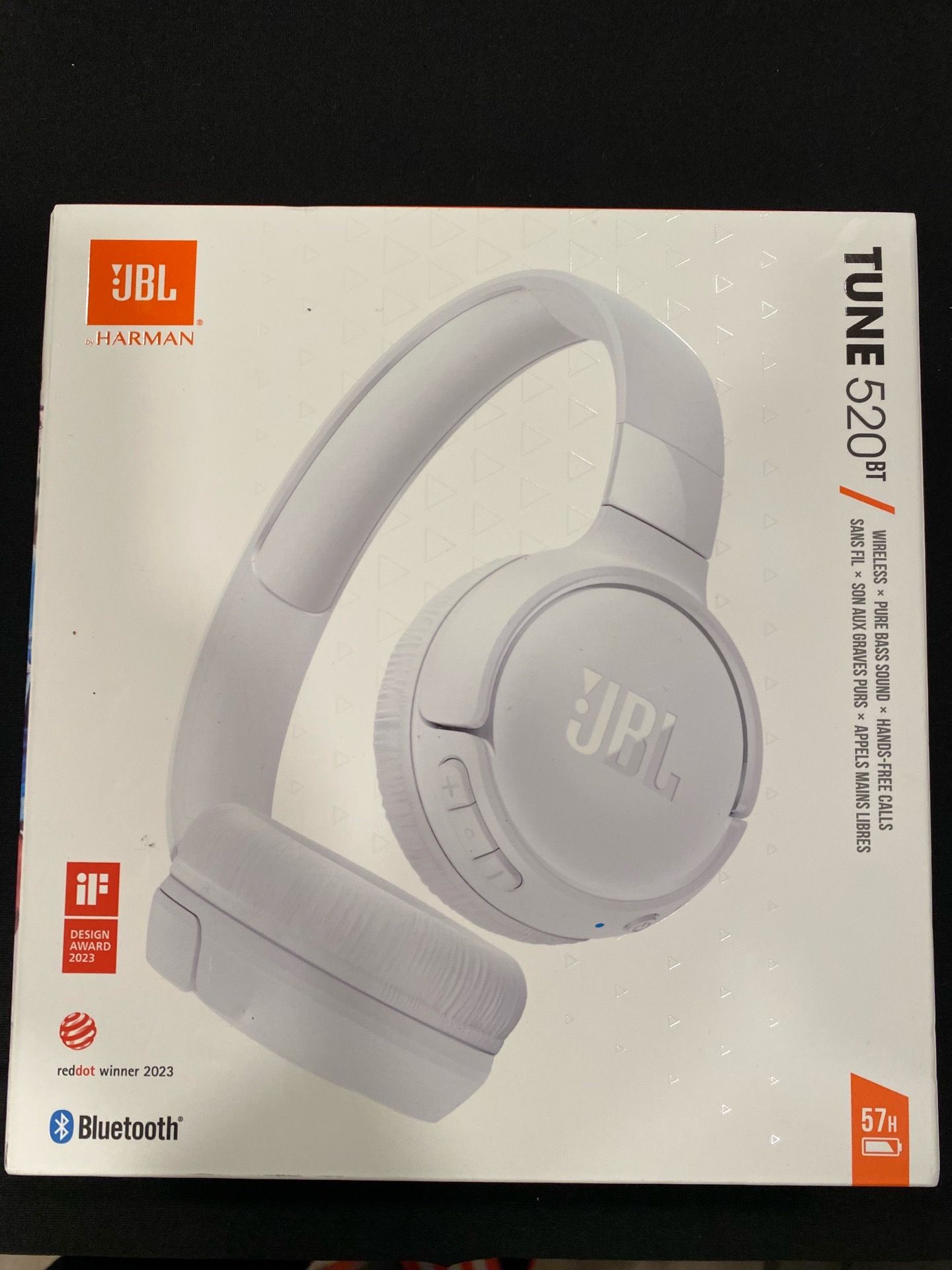 JBL Tune 520 headphones