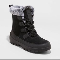Women’s Snow Boots Size 11