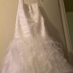 Selling My Wedding Dress-Never Worn...only Serious Offers Thumbnail