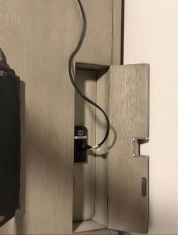 Desk(electric plug in)