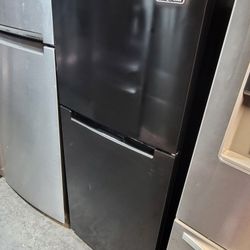 Magic Chef 10cu Ft Studio Apartment Size Top Freezer Refrigerator In Black 