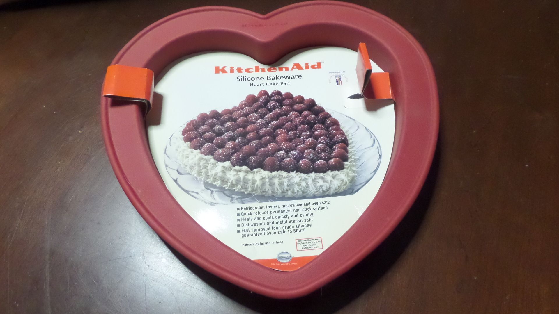 Kitchen Aid Red Silicone Heart-Shaped Pan