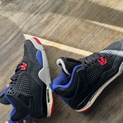 Retro 4s 