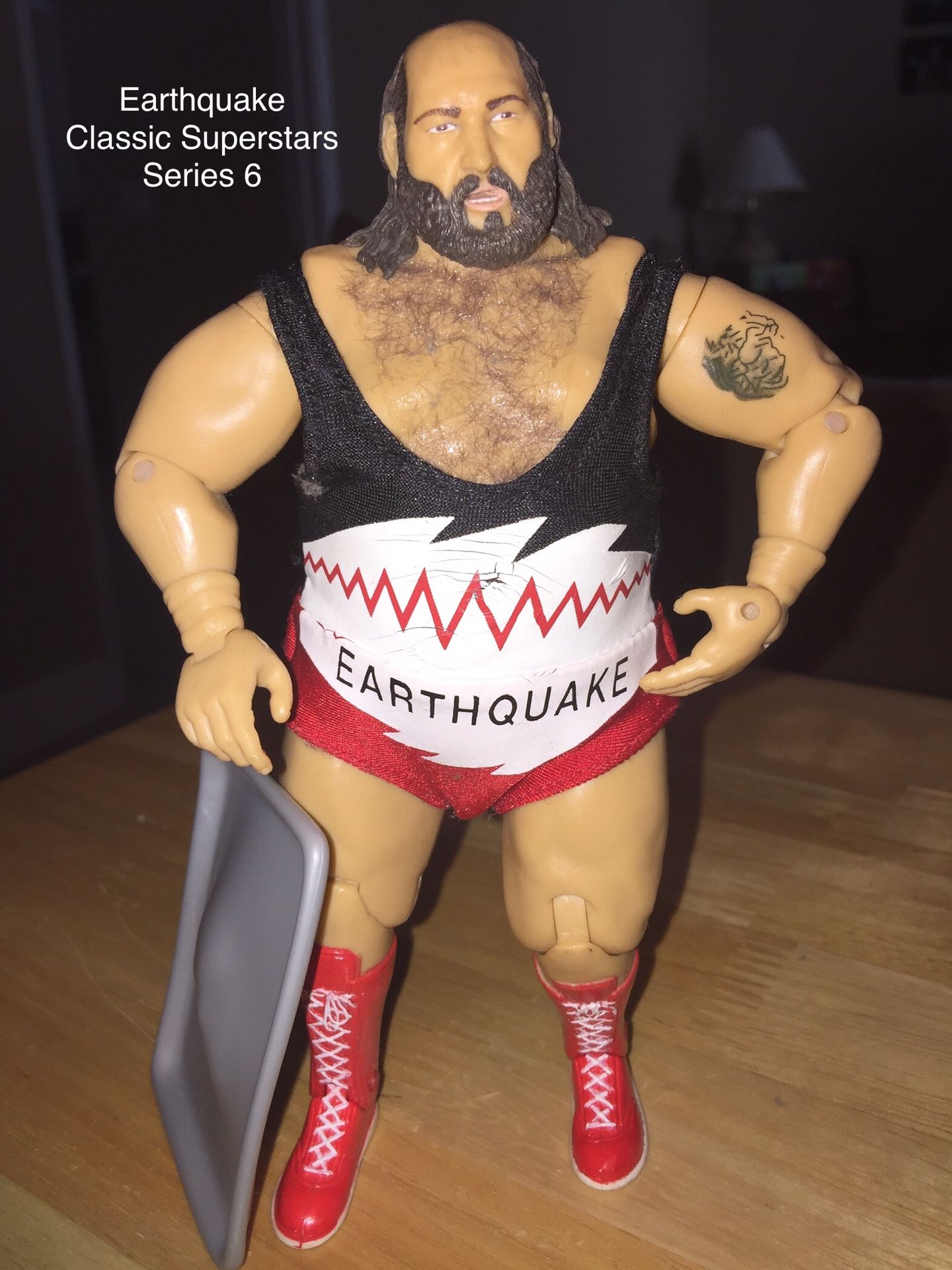 WWE Earthquake Action Figure w/ trey