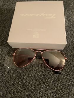 Pink junior Ray Ban sunglasses 100% Authentic!! Make a strong offer and they’re yours!
