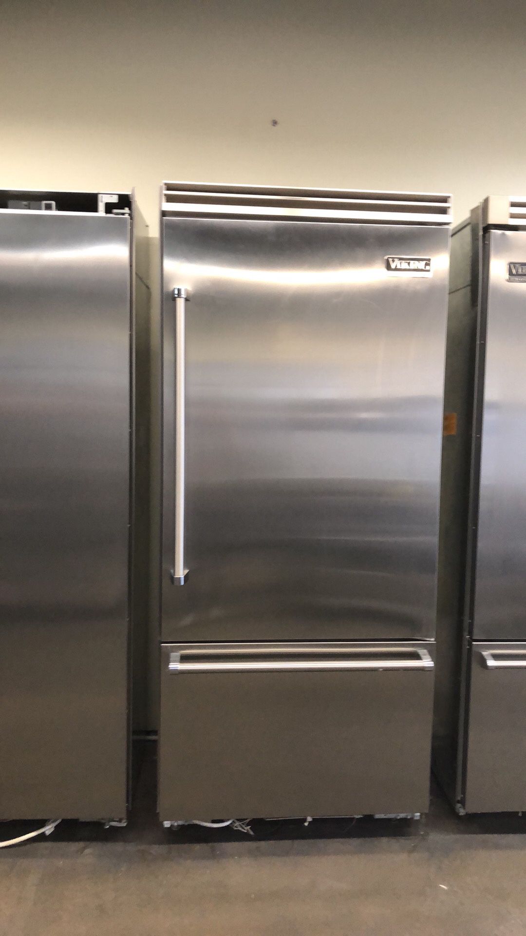 Viking 36”Wide Built In Bottom Freezer 5Series Refrigerator Stainless Steel 