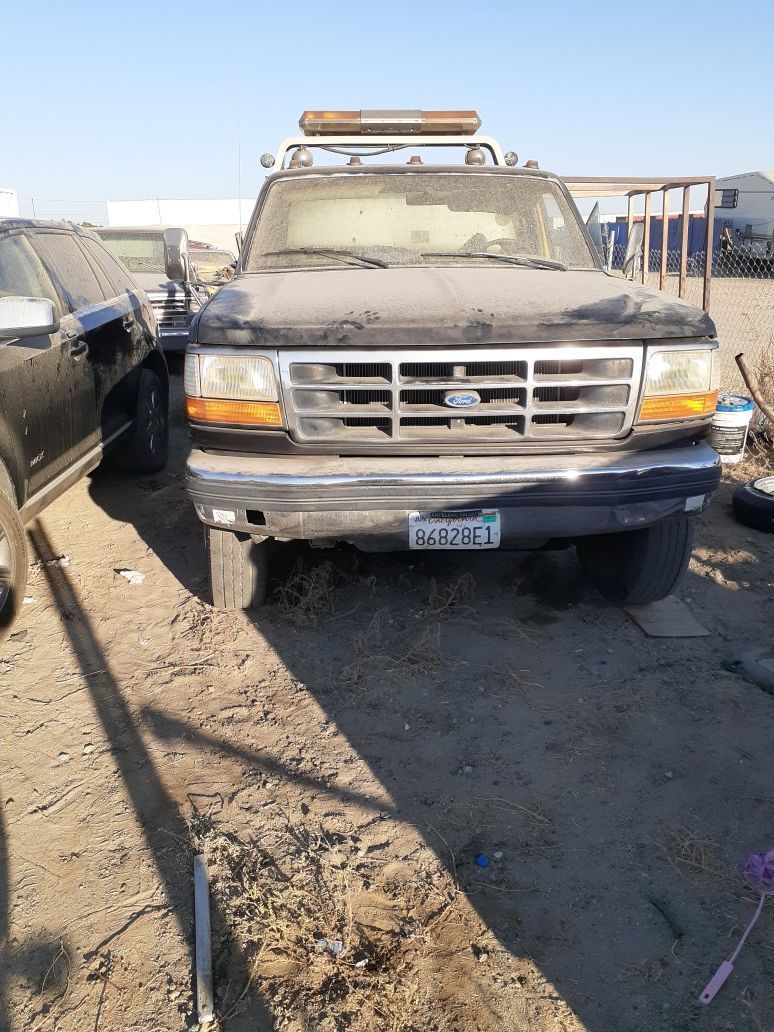 1994 Ford flat bed tow truck