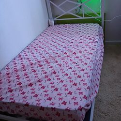 Tween Bed  With Lid light 