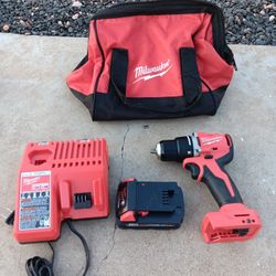 DRILL SET MILWAUKEE 