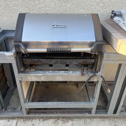 Outdoor Kitchen/ BBQ Grill 