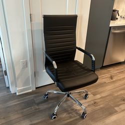 Black Desk Chair