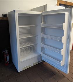 Kenmore Upright Commercial Freezer  20.4 cu. ft.