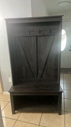 Foyer bench