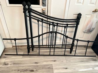 Metal bed frame