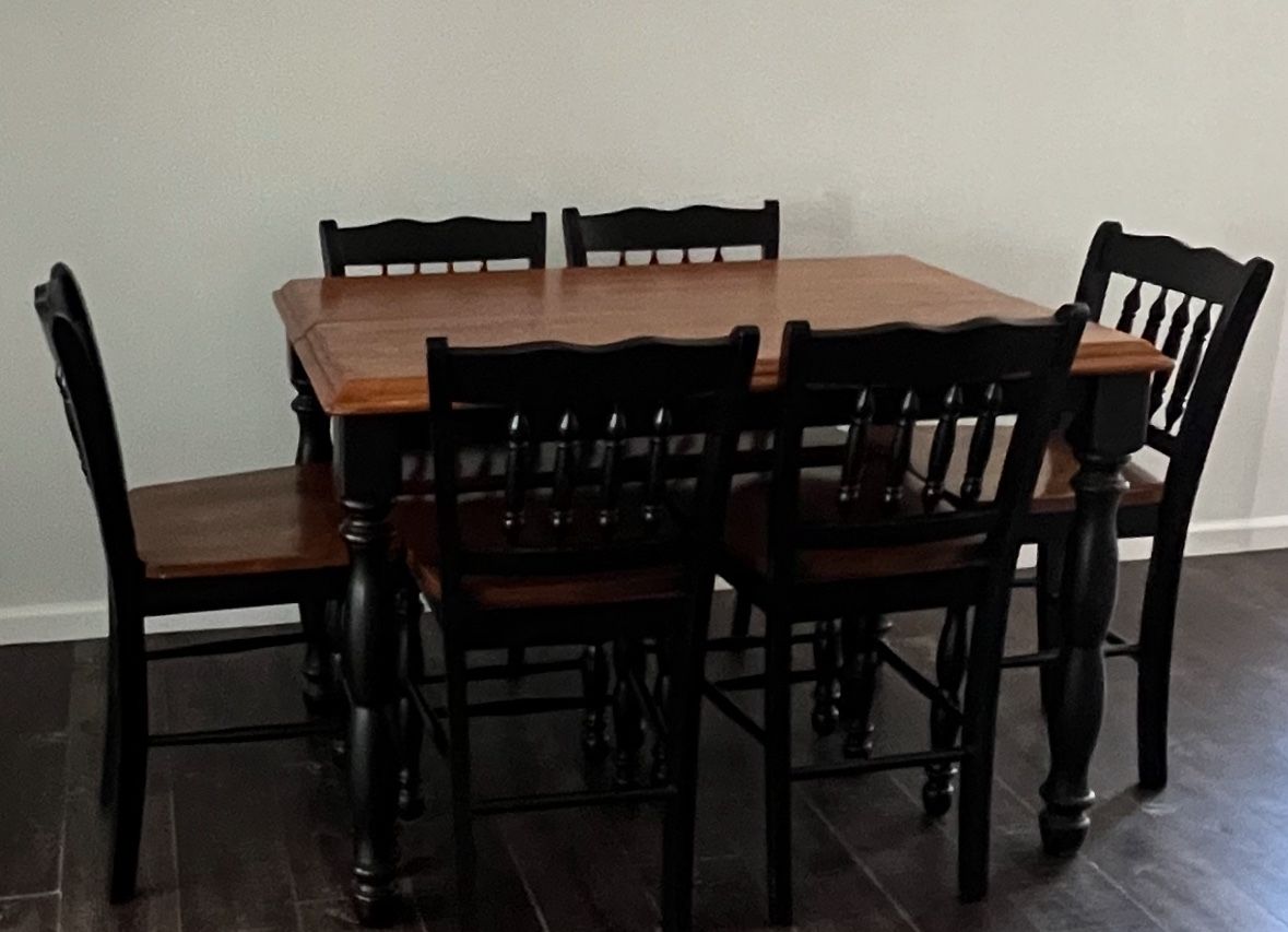 6 Person Dining Table 