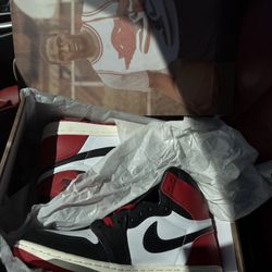 Air Jordan 1 Retro High OG Sz 8