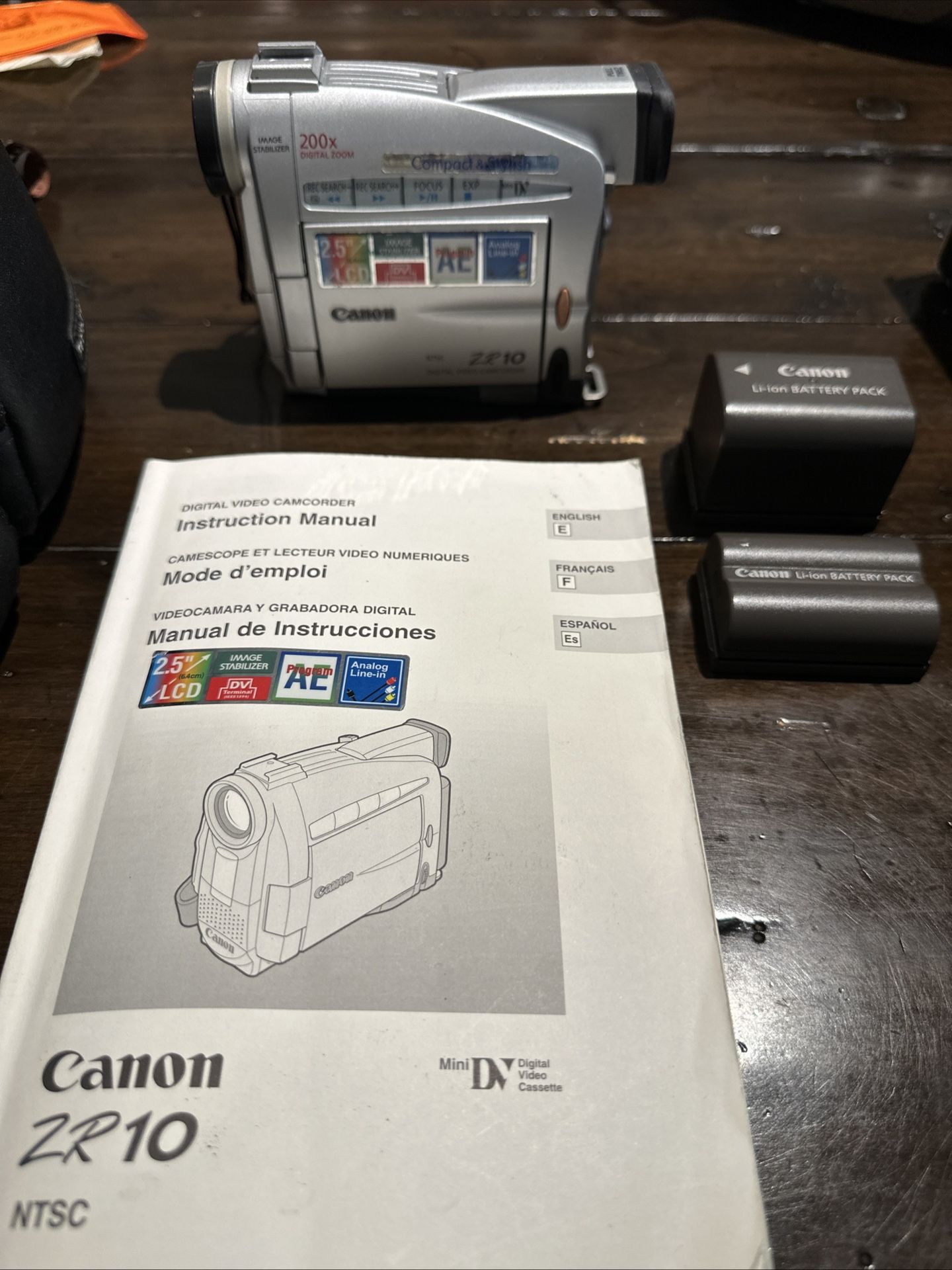 Canon ZR10 Digital Video Camcorder With 2 Batteries and Case - Untested