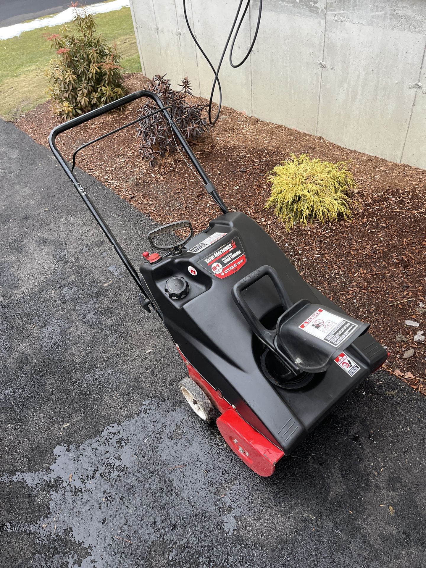 Yard machine 1 Stage Snow Blower