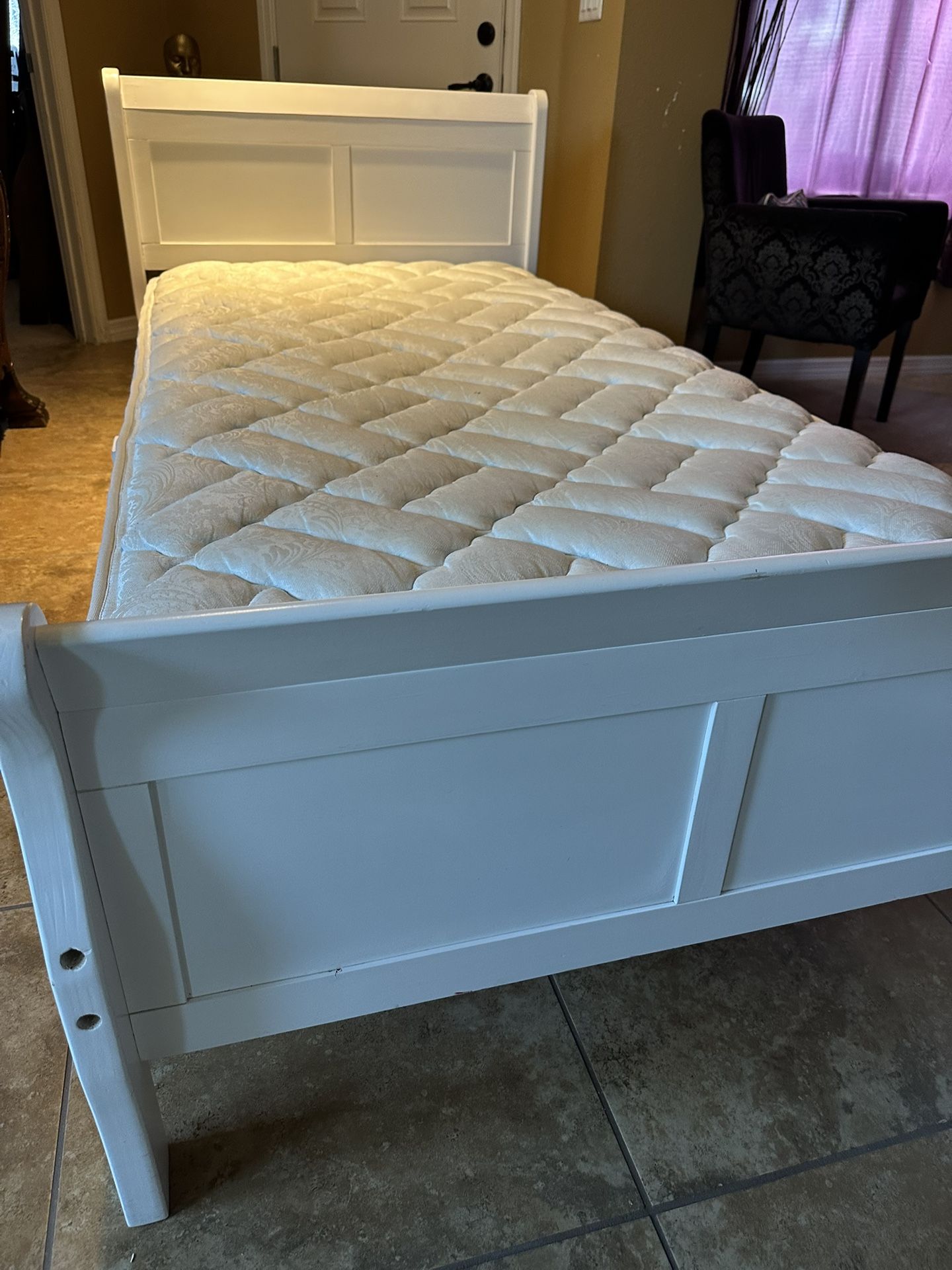Twin Sleigh Bed