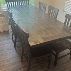 Dining Room Table - Expandable