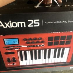 Axiom 25 Keyboard/Drumpad MIDI Controller