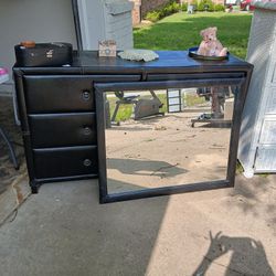 Leather Dresser w/mirror