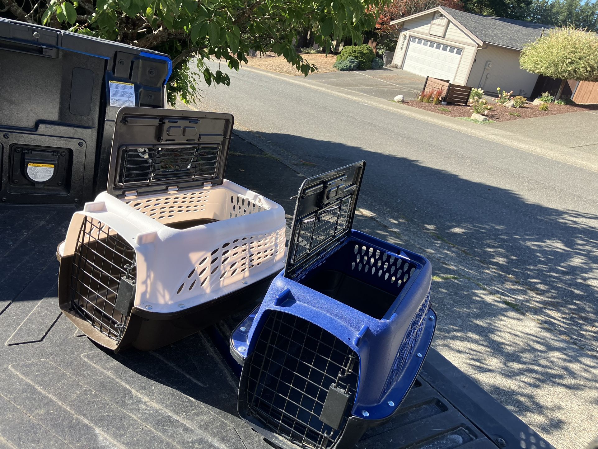 Small Dog Cat Rabbit Bunny Kennel Crate Carrier Like New 20” L by 10” W by 10” H $20 Each