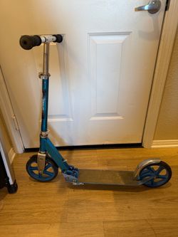 Big wheel scooter