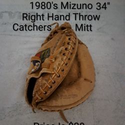 1980's Mizuno 34" RHT Catchers Mitt (Price Is $20)