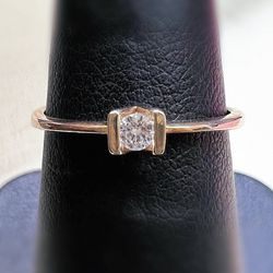 14k rose gold  0.05Ct Moissanite stone ring sz6